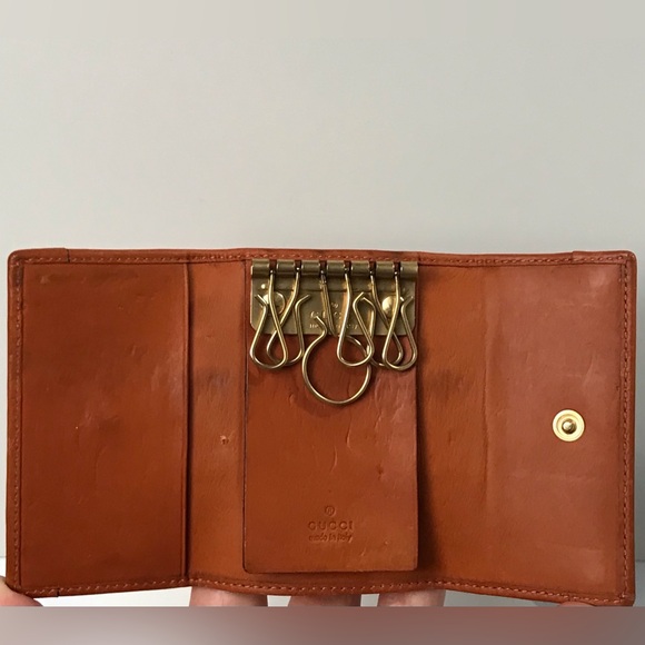 GUCCI Signature 6-Key Holder Card Case ๐งก๐ฅ - Picture 5 of 17